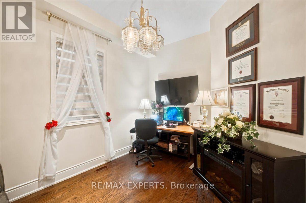 30 Midmorning Road, Brampton, Ontario  L1R 0N8 - Photo 15 - W13762686