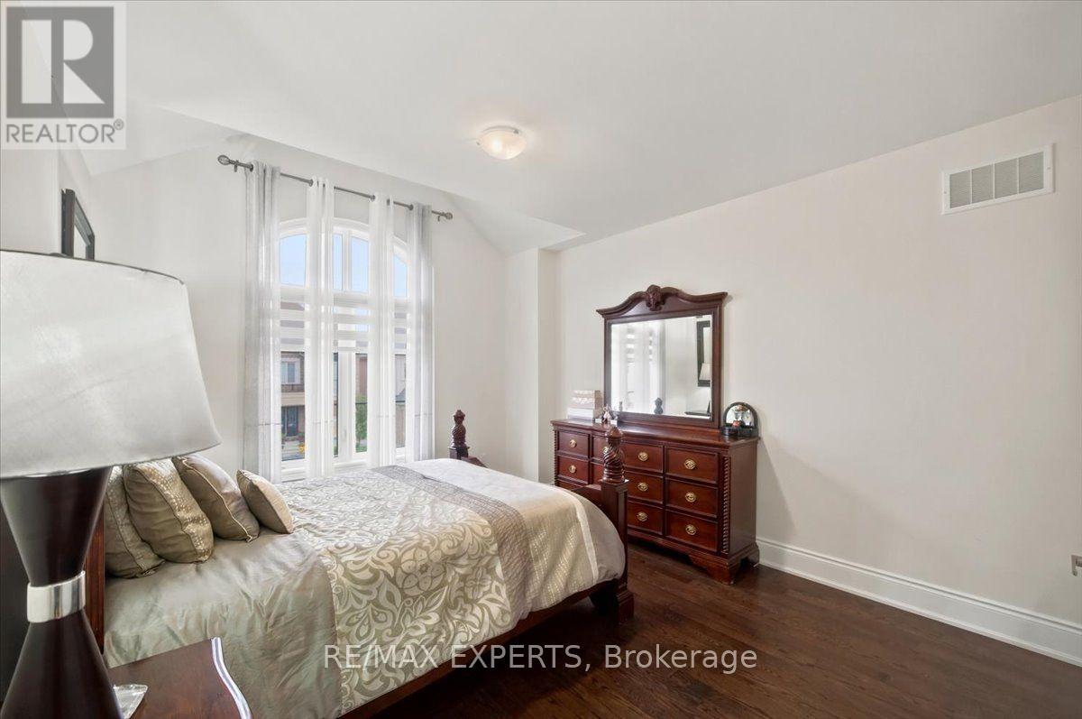 30 Midmorning Road, Brampton, Ontario  L1R 0N8 - Photo 18 - W13762686