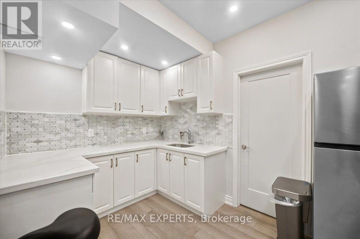 30 Midmorning Road, Brampton, Ontario  L1R 0N8 - Photo 24 - W13762686