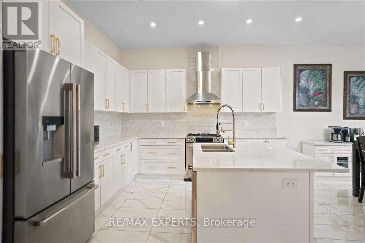 30 Midmorning Road, Brampton, Ontario  L1R 0N8 - Photo 4 - W13762686