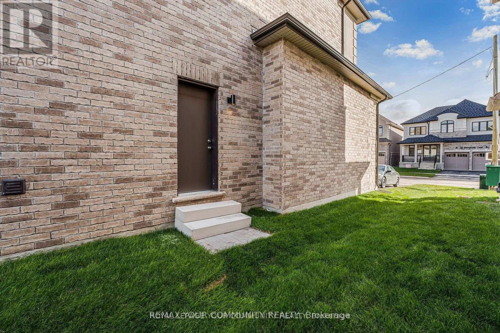 Upper - 14 Donnybrook Court, Brampton, Ontario  L7A 1W2 - Photo 2 - W13762722