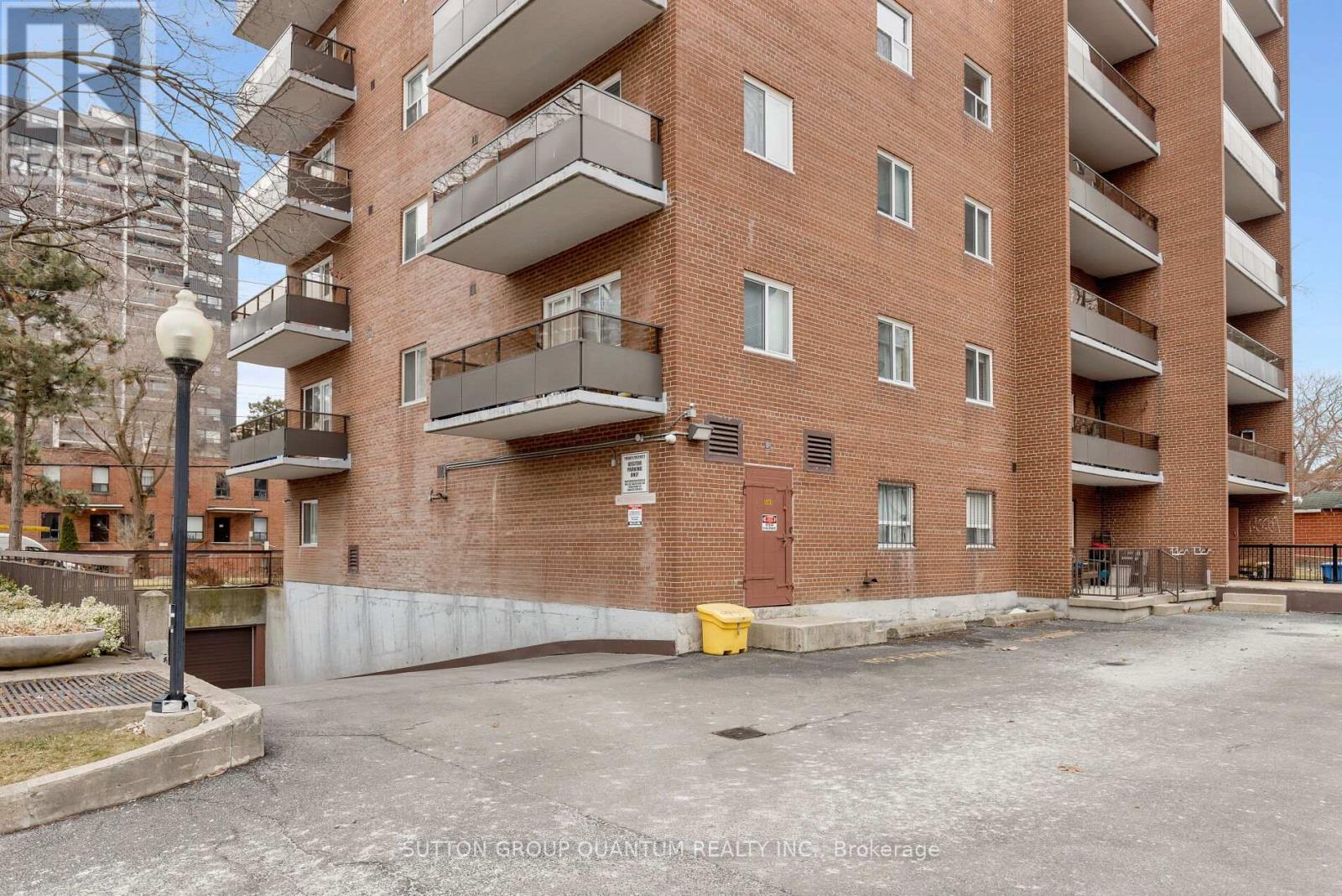 401 - 15 Elizabeth Street N, Mississauga, Ontario  L5G 2Z3 - Photo 3 - W13762738