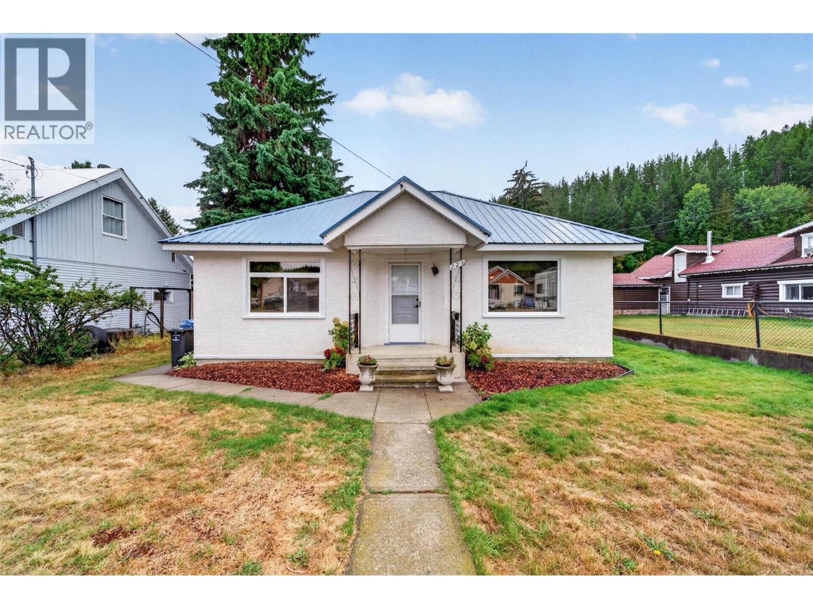 226 Crerar Street, Kimberley, British Columbia  V1A 1K1 - Photo 1 - 10399969