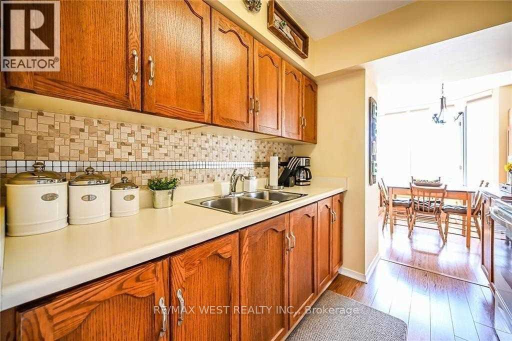 406 - 200 Limeridge Road W, Hamilton, Ontario  L9C 2V4 - Photo 2 - X13762650