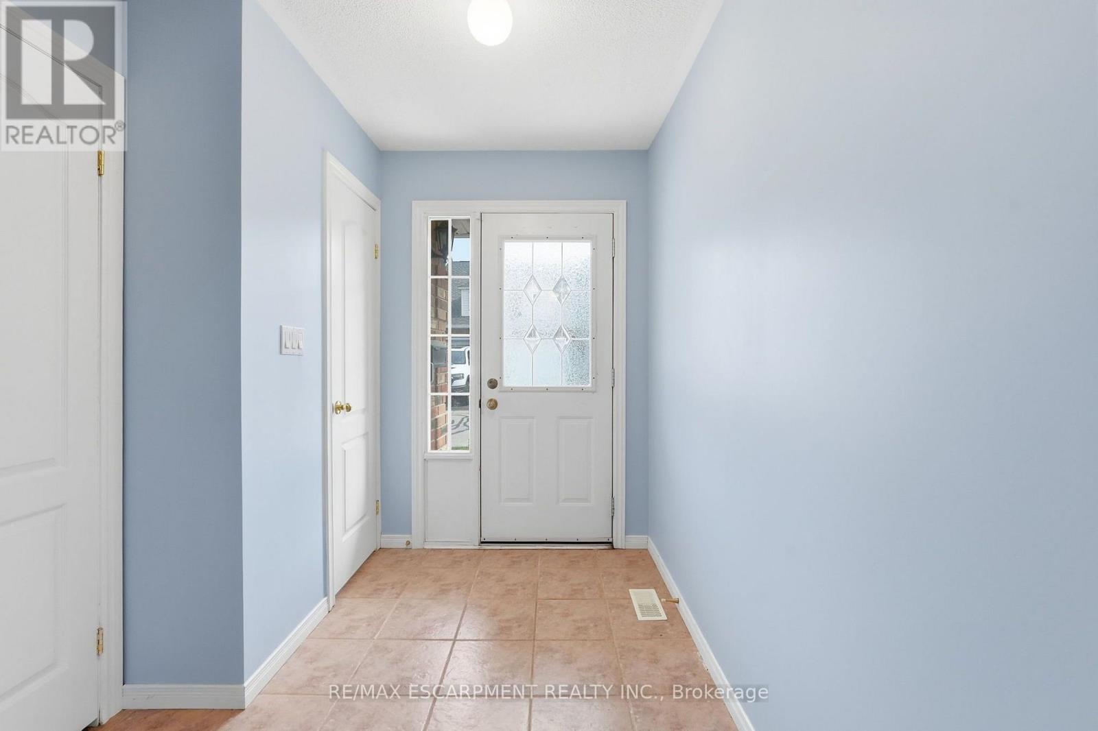 2 - 222 Fellowes Crescent, Hamilton, Ontario  L8B 0R1 - Photo 3 - X13762674