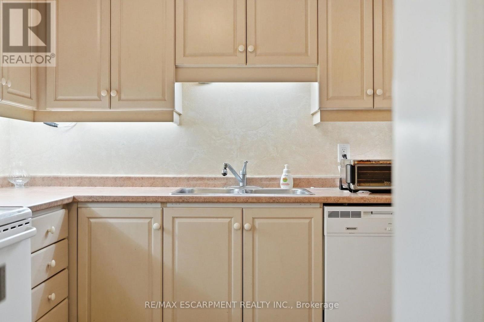 2 - 222 Fellowes Crescent, Hamilton, Ontario  L8B 0R1 - Photo 6 - X13762674