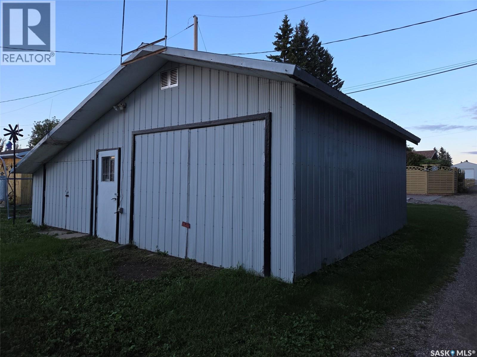 100 3rd Avenue N, Middle Lake, Saskatchewan  S0K 2X0 - Photo 4 - SK047955