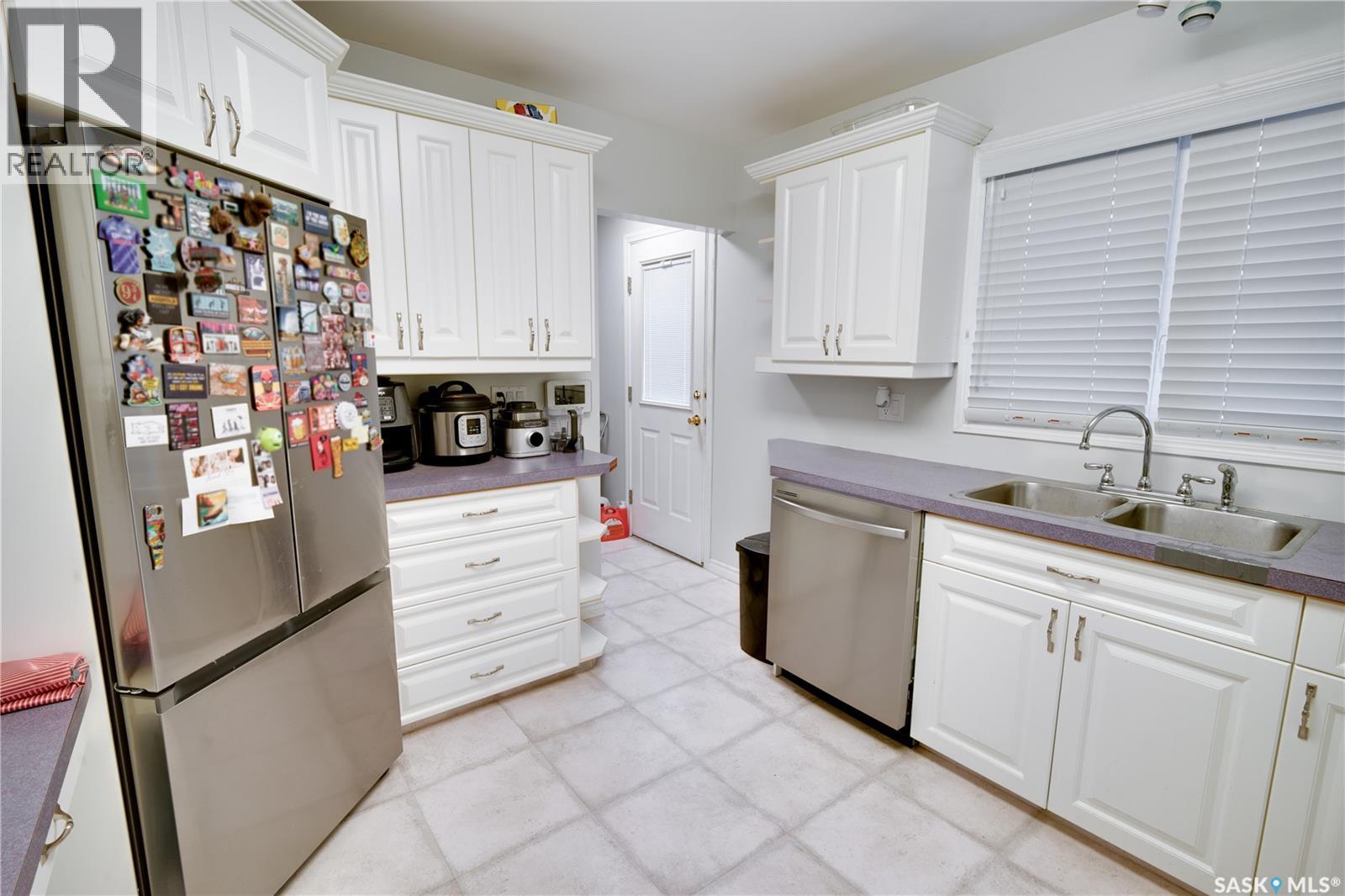 1304 Queen Crescent, Moose Jaw, Saskatchewan  S6H 3G4 - Photo 13 - SK047918