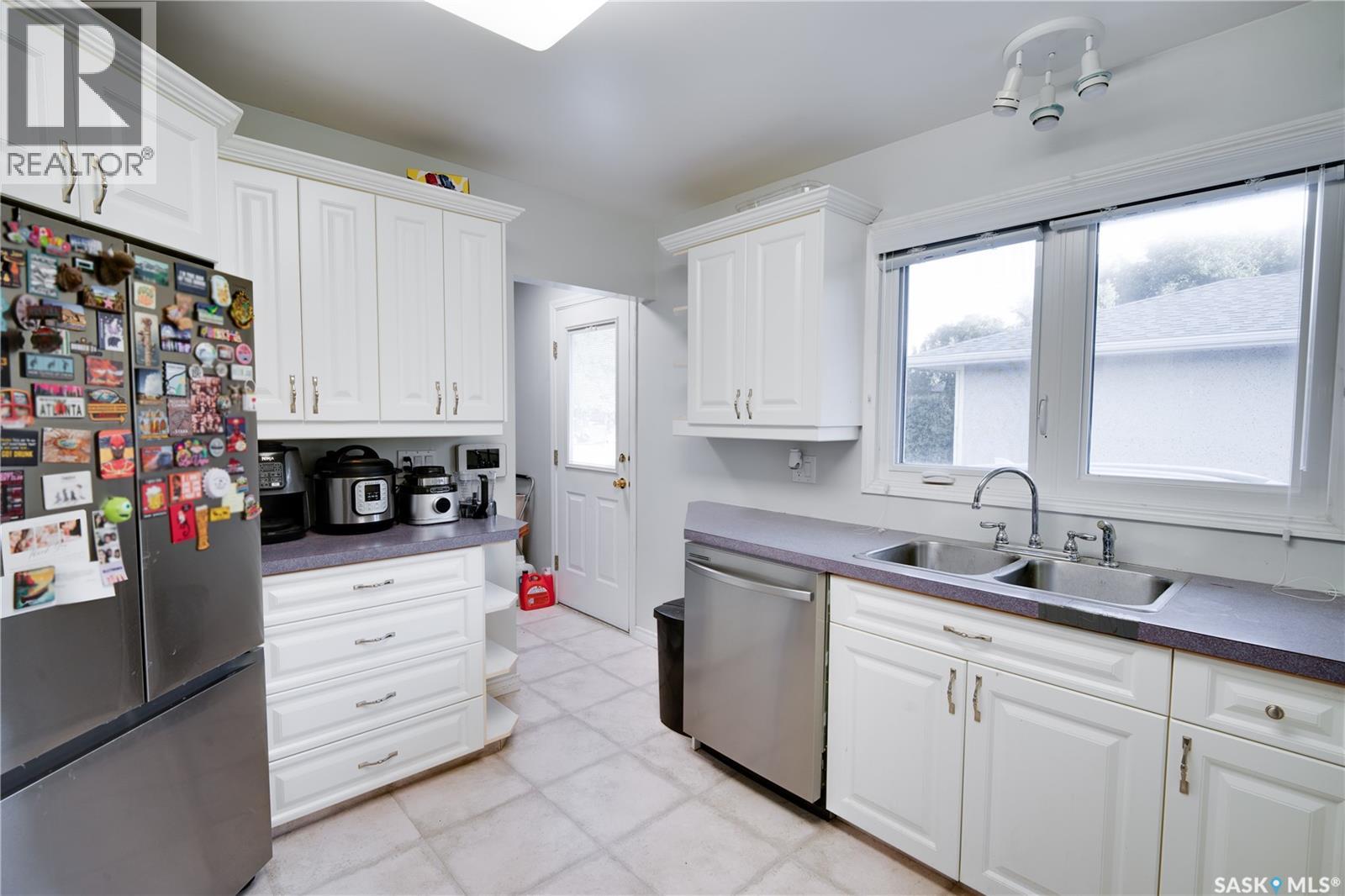 1304 Queen Crescent, Moose Jaw, Saskatchewan  S6H 3G4 - Photo 15 - SK047918
