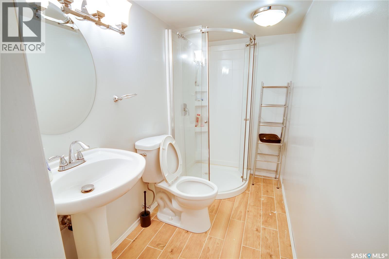1304 Queen Crescent, Moose Jaw, Saskatchewan  S6H 3G4 - Photo 30 - SK047918