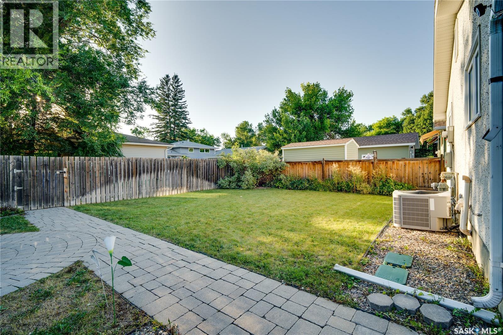 1304 Queen Crescent, Moose Jaw, Saskatchewan  S6H 3G4 - Photo 34 - SK047918