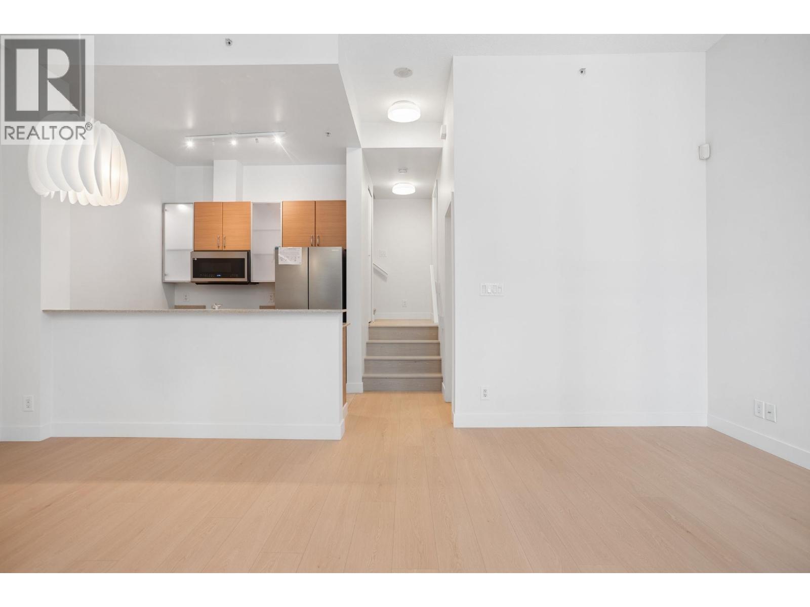 Th938 Homer Street, Vancouver, British Columbia  V6B 1T7 - Photo 3 - R3163321