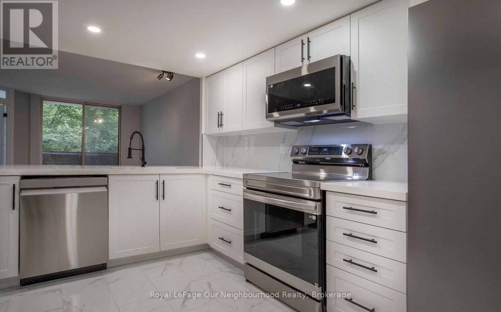 325 - 60 Homewood Avenue, Toronto, Ontario  M4Y 2X4 - Photo 12 - C13762952