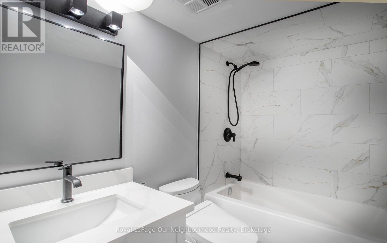 325 - 60 Homewood Avenue, Toronto, Ontario  M4Y 2X4 - Photo 15 - C13762952