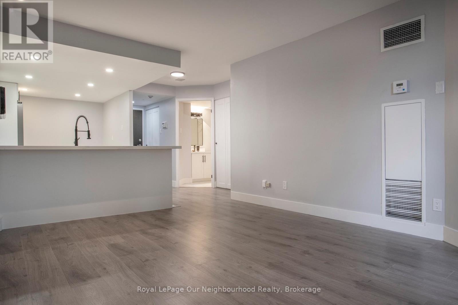 325 - 60 Homewood Avenue, Toronto, Ontario  M4Y 2X4 - Photo 9 - C13762952