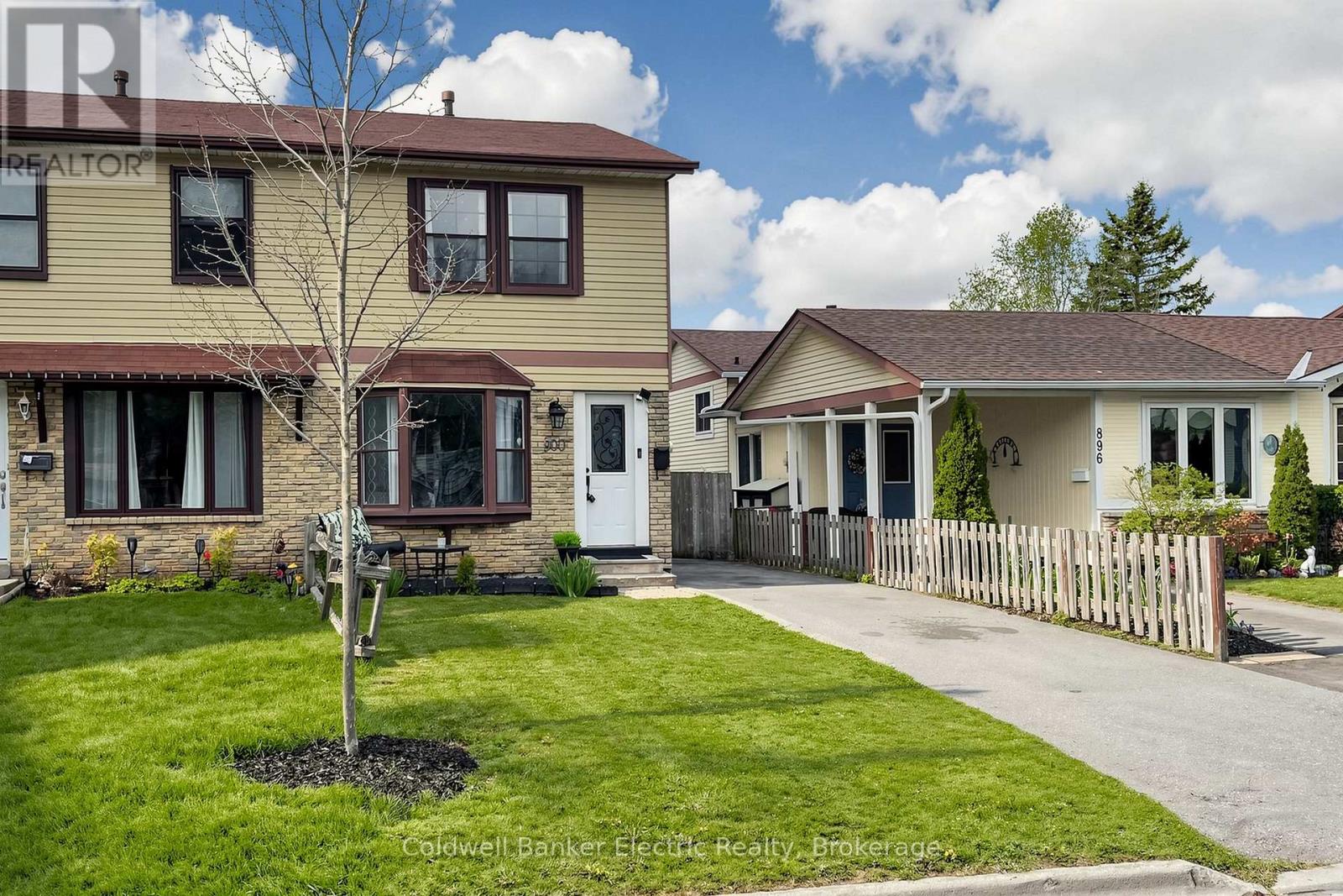 900 Southridge Street, Oshawa, Ontario  L1H 8A5 - Photo 2 - E13762820
