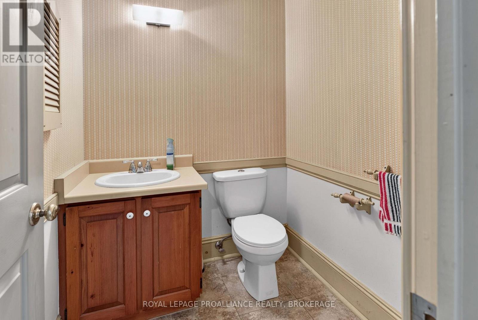 110 Lakeshore Boulevard, Kingston, Ontario  K7M 0A5 - Photo 38 - X13762876