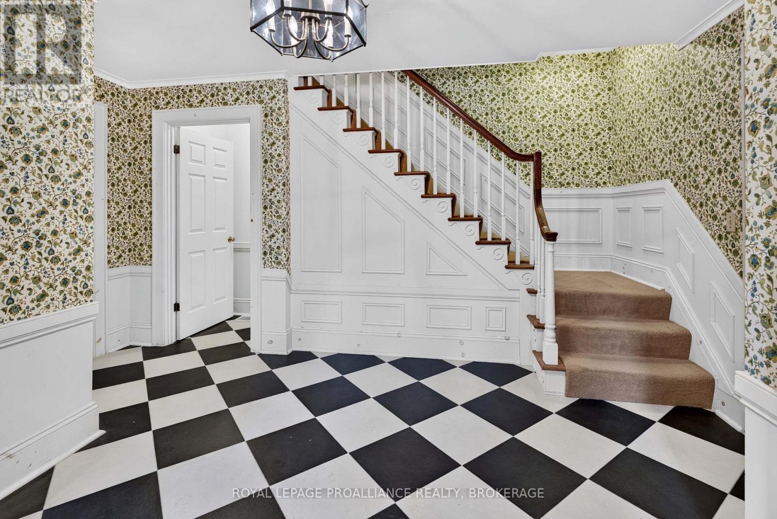 110 Lakeshore Boulevard, Kingston, Ontario  K7M 0A5 - Photo 4 - X13762876
