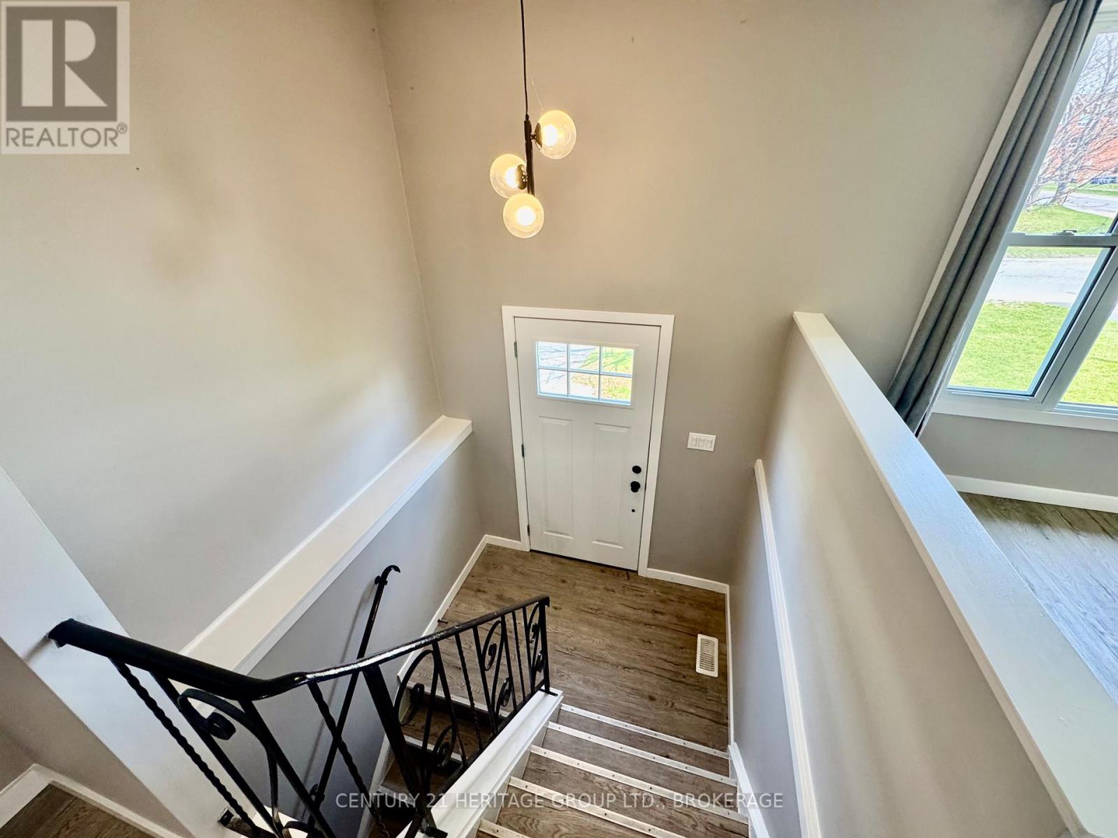 356 Owens Crescent, Kingston, Ontario  K7M 8H8 - Photo 3 - X13762986