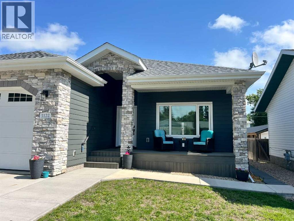 5132 54 Avenue, Viking, Alberta  T0B 4N0 - Photo 2 - A2261978