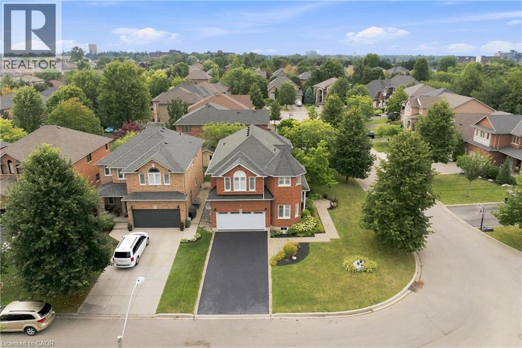31 COMMANDO Court, Waterdown, Ontario