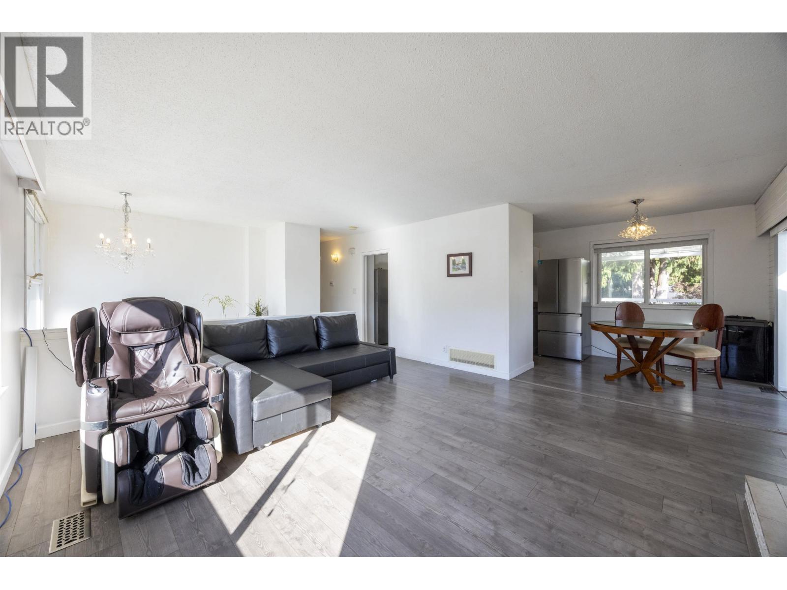 3648 Vincent Street, Port Coquitlam, British Columbia  V3B 3T9 - Photo 2 - R3162859
