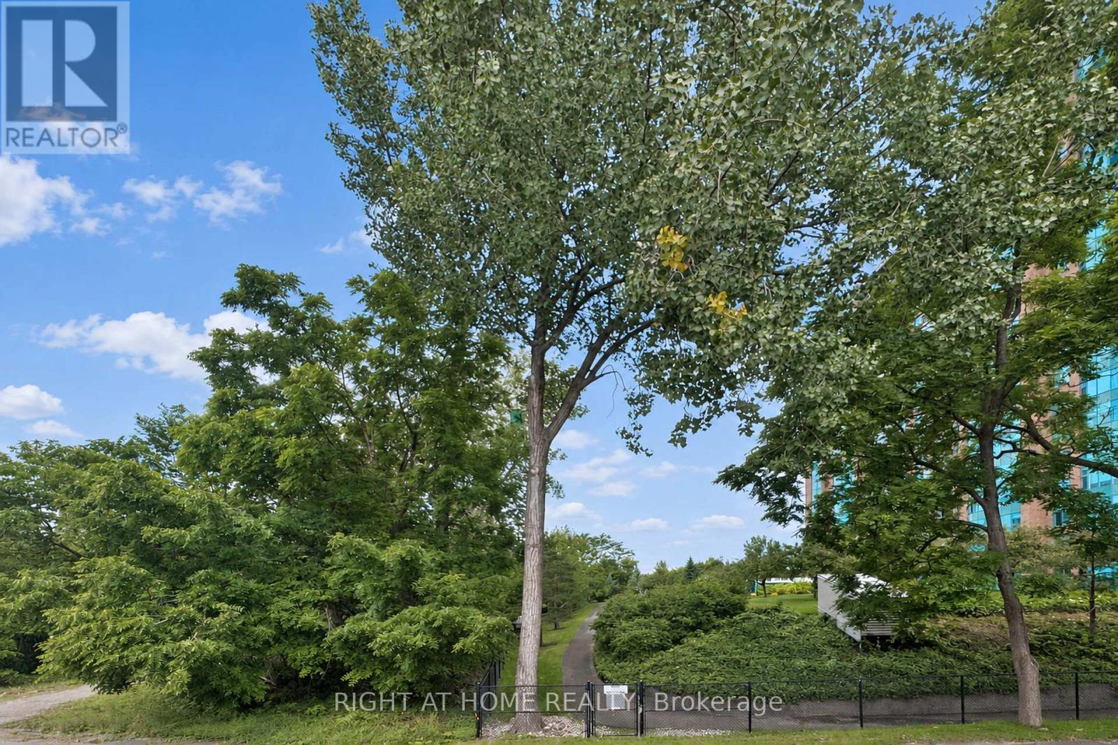 60 Malhotra Court, Ottawa, Ontario  K1V 1K2 - Photo 2 - X13762790