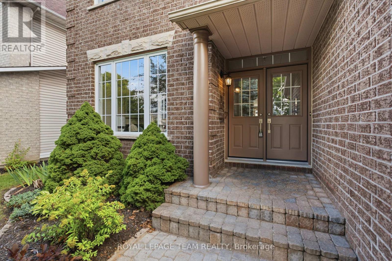 32 Glenrill Place, Ottawa, Ontario  K2M 2T5 - Photo 2 - X13762926