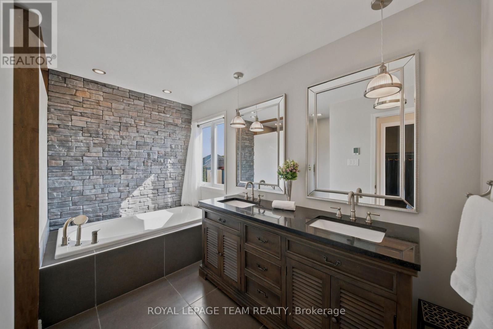 32 Glenrill Place, Ottawa, Ontario  K2M 2T5 - Photo 33 - X13762926