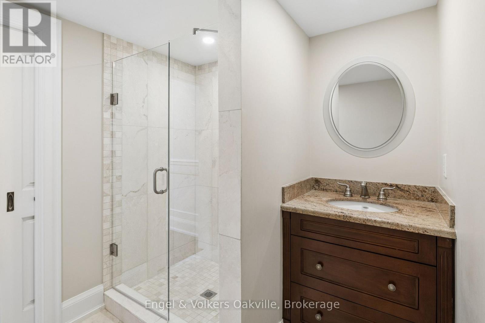 1182 Streambank Drive, Mississauga, Ontario  L5H 1W8 - Photo 11 - W13762948