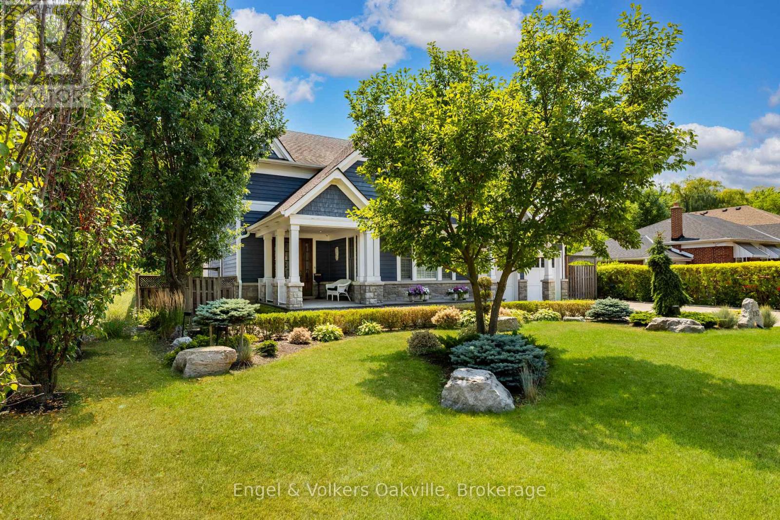 1182 Streambank Drive, Mississauga, Ontario  L5H 1W8 - Photo 3 - W13762948