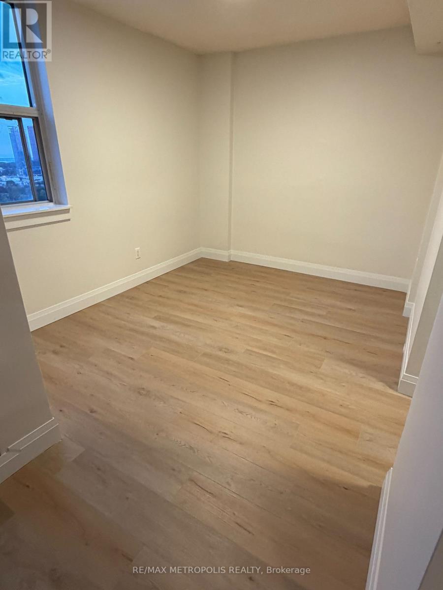 2803 - 3 Massey Square, Toronto, Ontario  M4C 5L5 - Photo 13 - E13762848