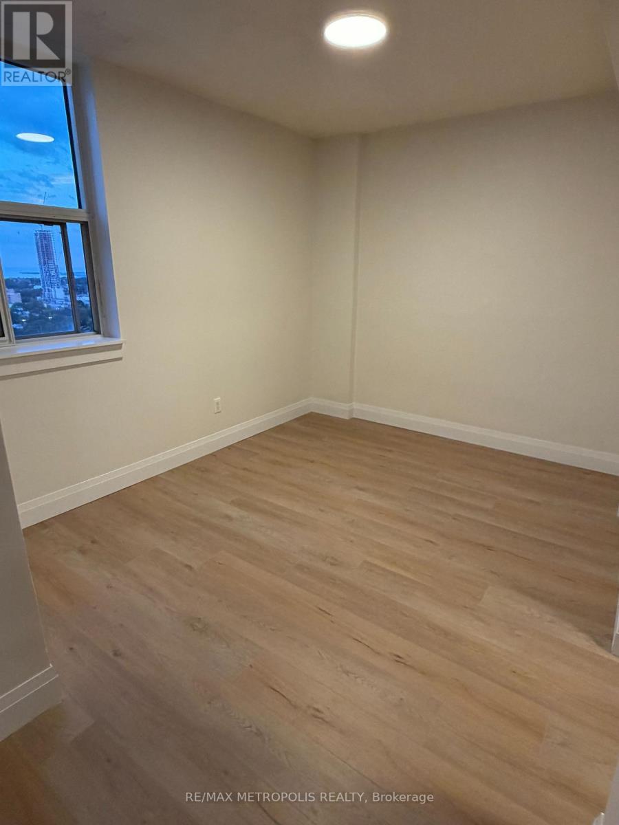 2803 - 3 Massey Square, Toronto, Ontario  M4C 5L5 - Photo 14 - E13762848