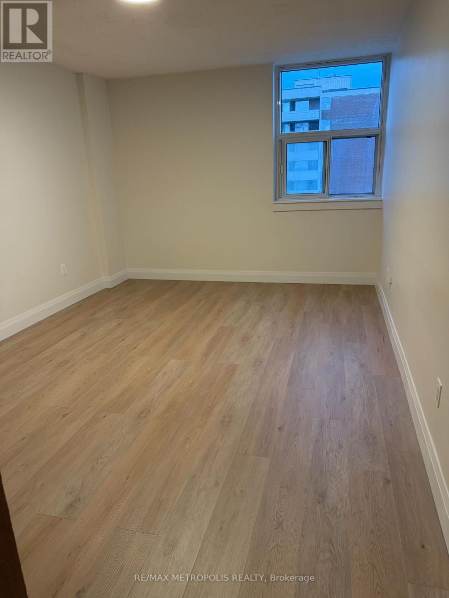 2803 - 3 Massey Square, Toronto, Ontario  M4C 5L5 - Photo 4 - E13762848