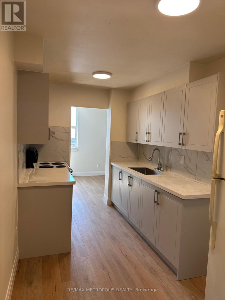 2803 - 3 Massey Square, Toronto, Ontario  M4C 5L5 - Photo 5 - E13762848