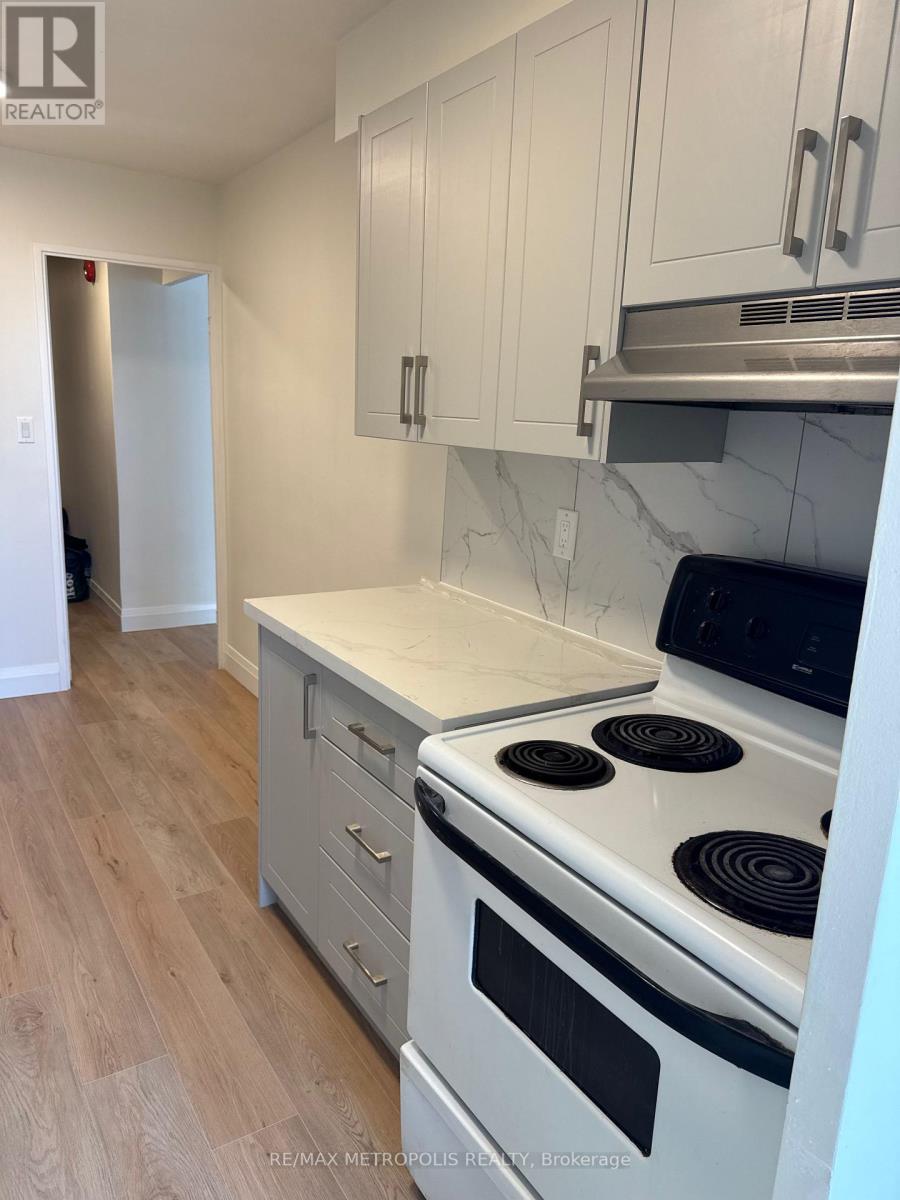 2803 - 3 Massey Square, Toronto, Ontario  M4C 5L5 - Photo 8 - E13762848