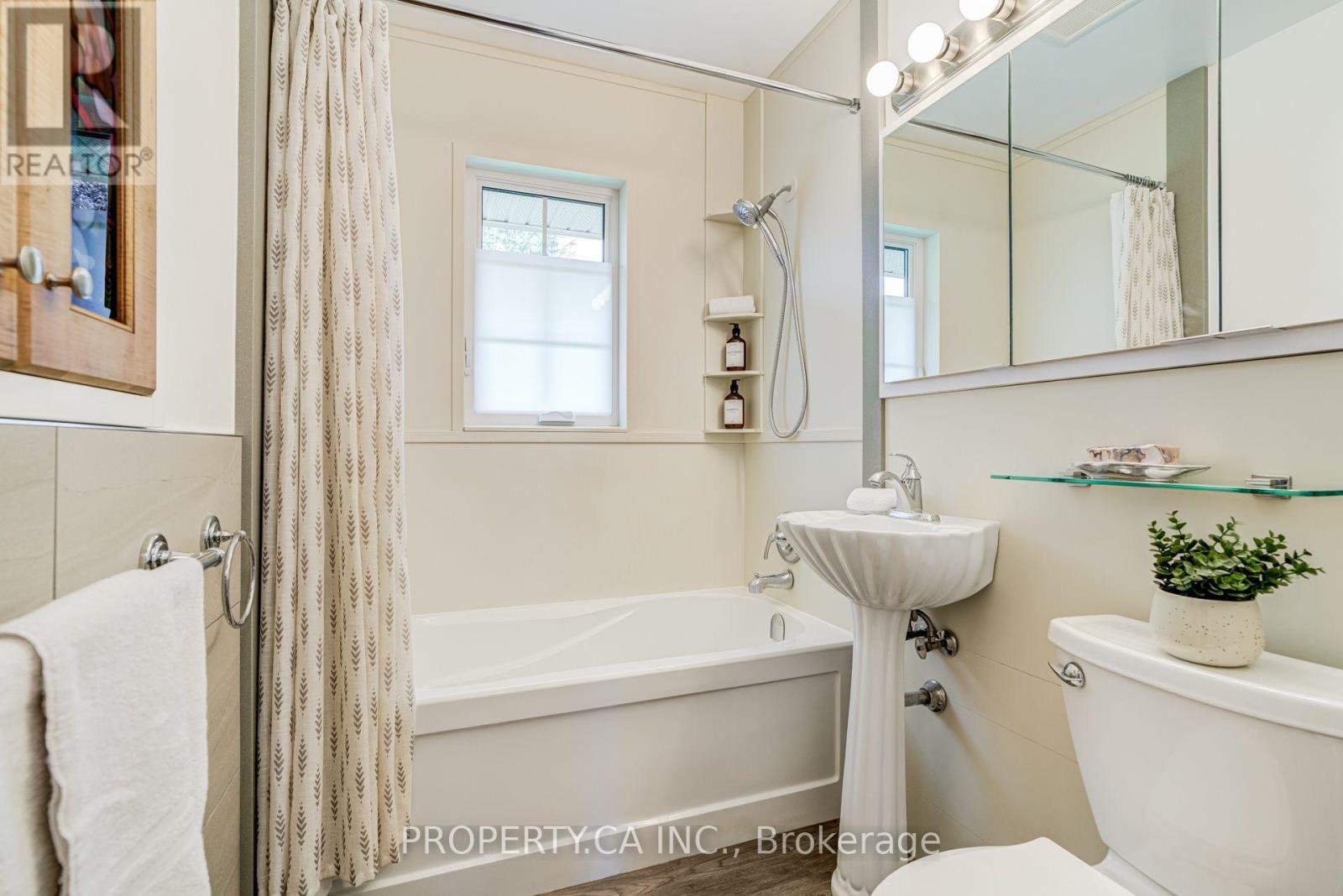 11 Barnsley Court, Toronto, Ontario  M1R 3X5 - Photo 13 - E13762912