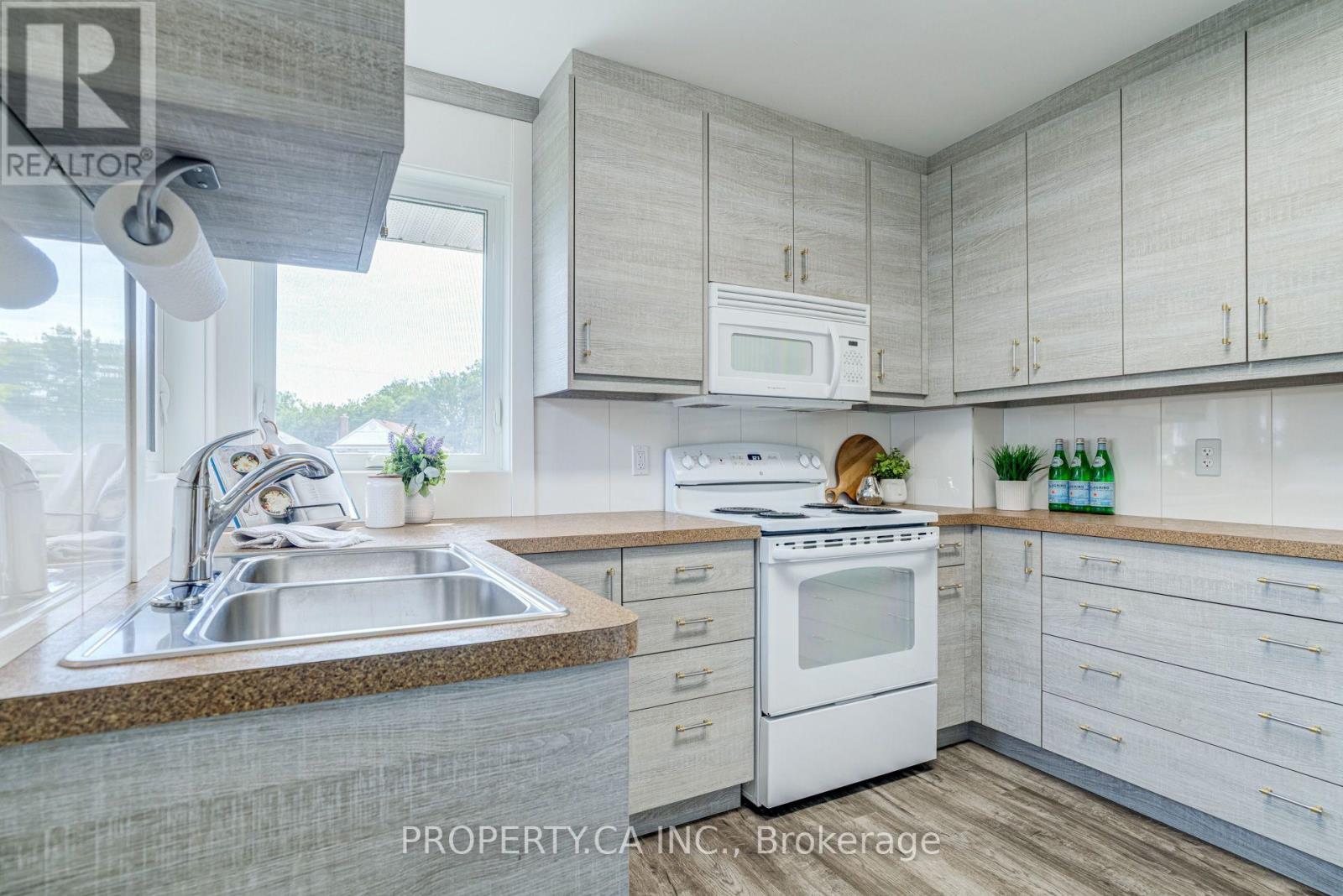 11 Barnsley Court, Toronto, Ontario  M1R 3X5 - Photo 15 - E13762912