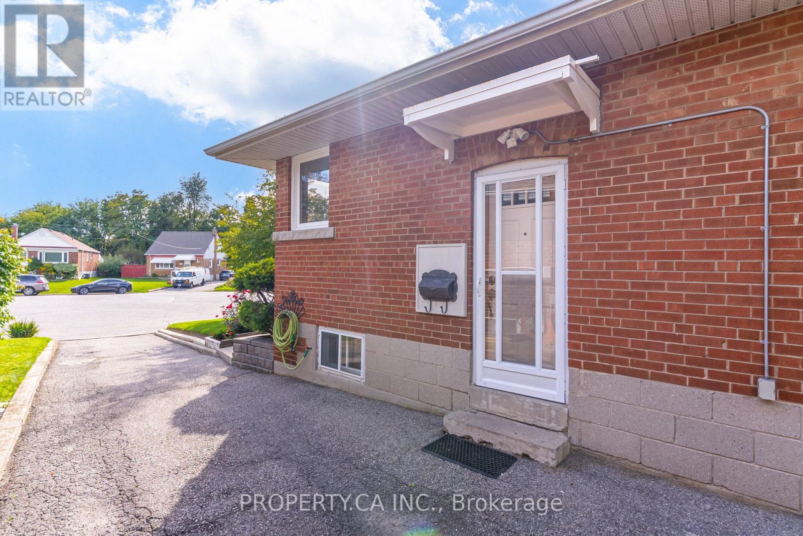 11 Barnsley Court, Toronto, Ontario  M1R 3X5 - Photo 24 - E13762912