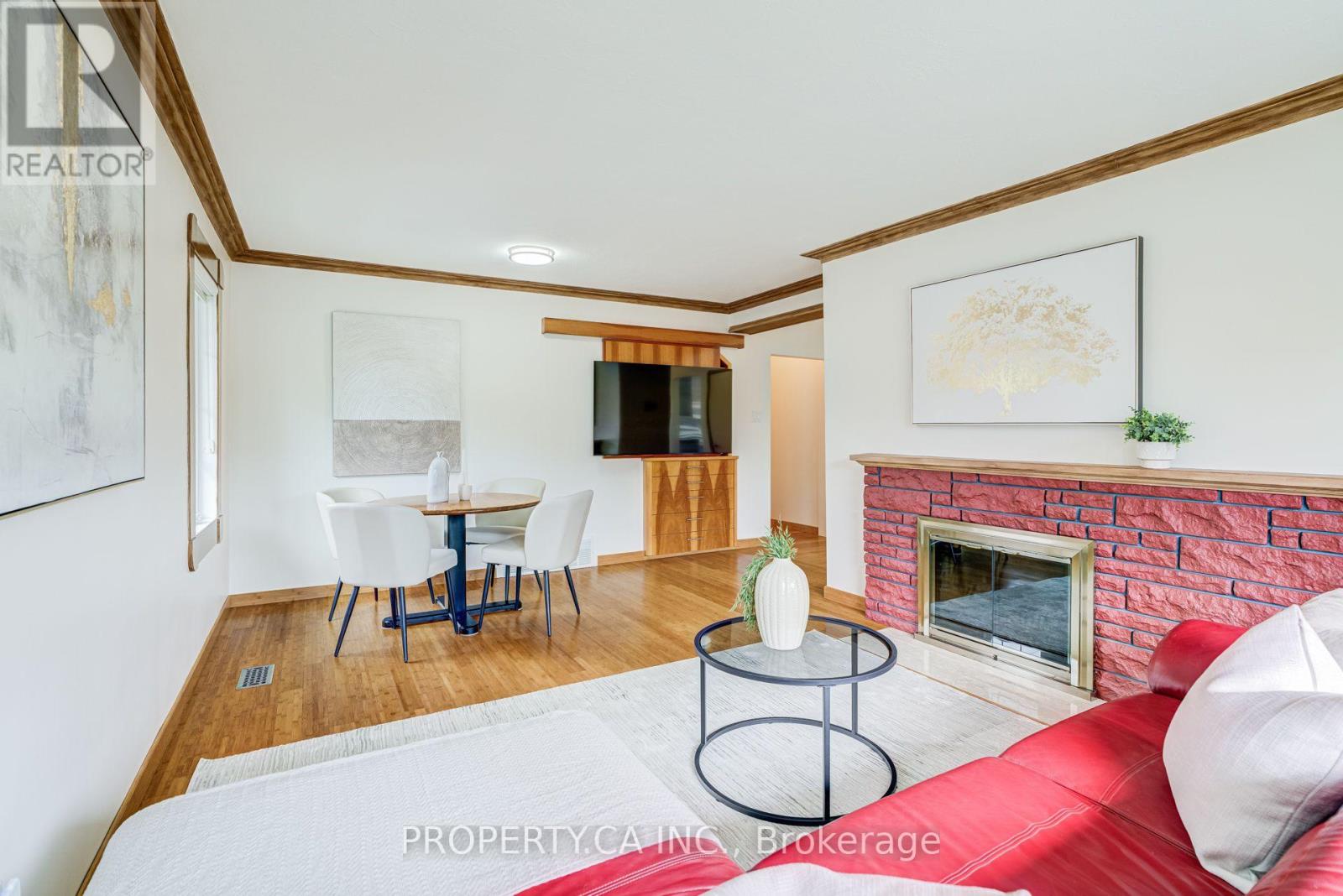 11 Barnsley Court, Toronto, Ontario  M1R 3X5 - Photo 7 - E13762912