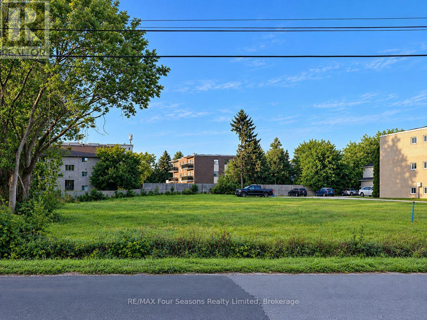 302 Seventh Street, Collingwood, Ontario  L9Y 2B3 - Photo 2 - S13762758