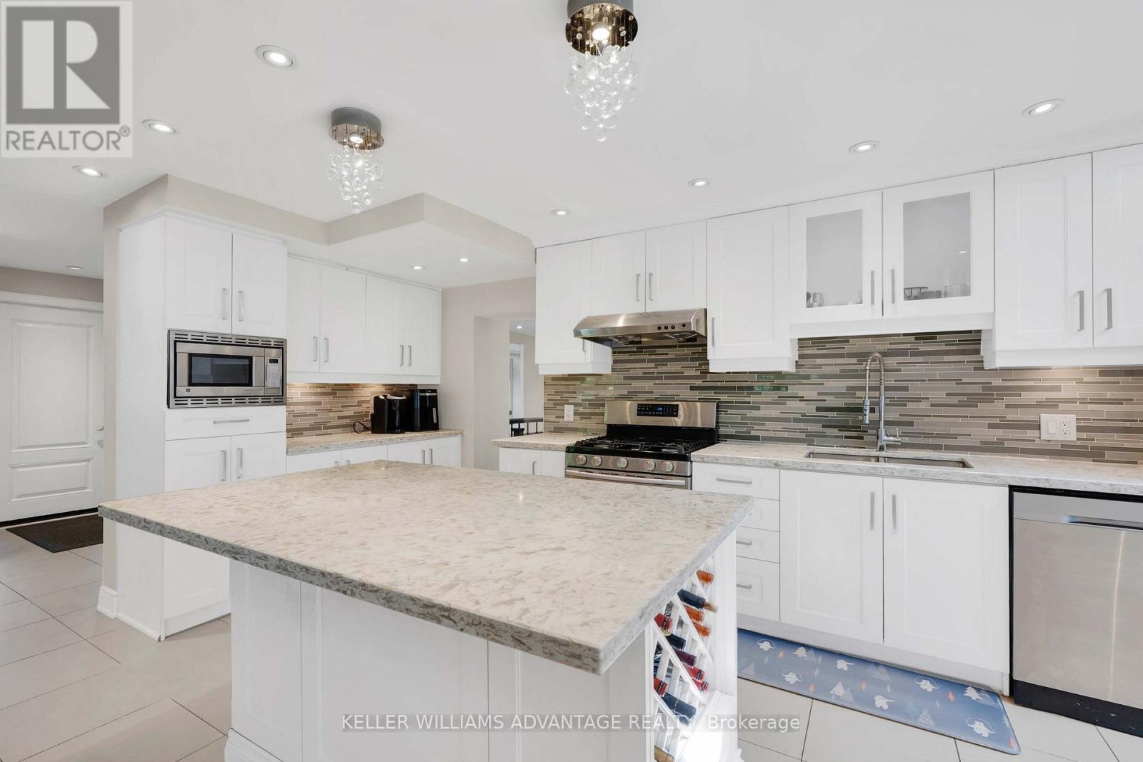 108 Roseview Avenue, Richmond Hill (Crosby), Ontario  L4C 1E1 - Photo 11 - N13762830