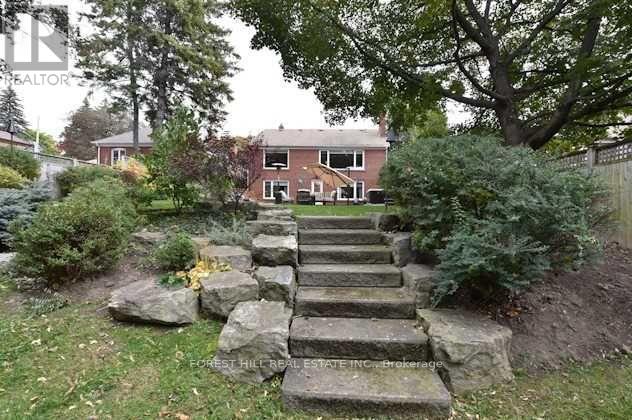 105 Parkview Hill Crescent, Toronto, Ontario  M4B 1R5 - Photo 16 - E13482808