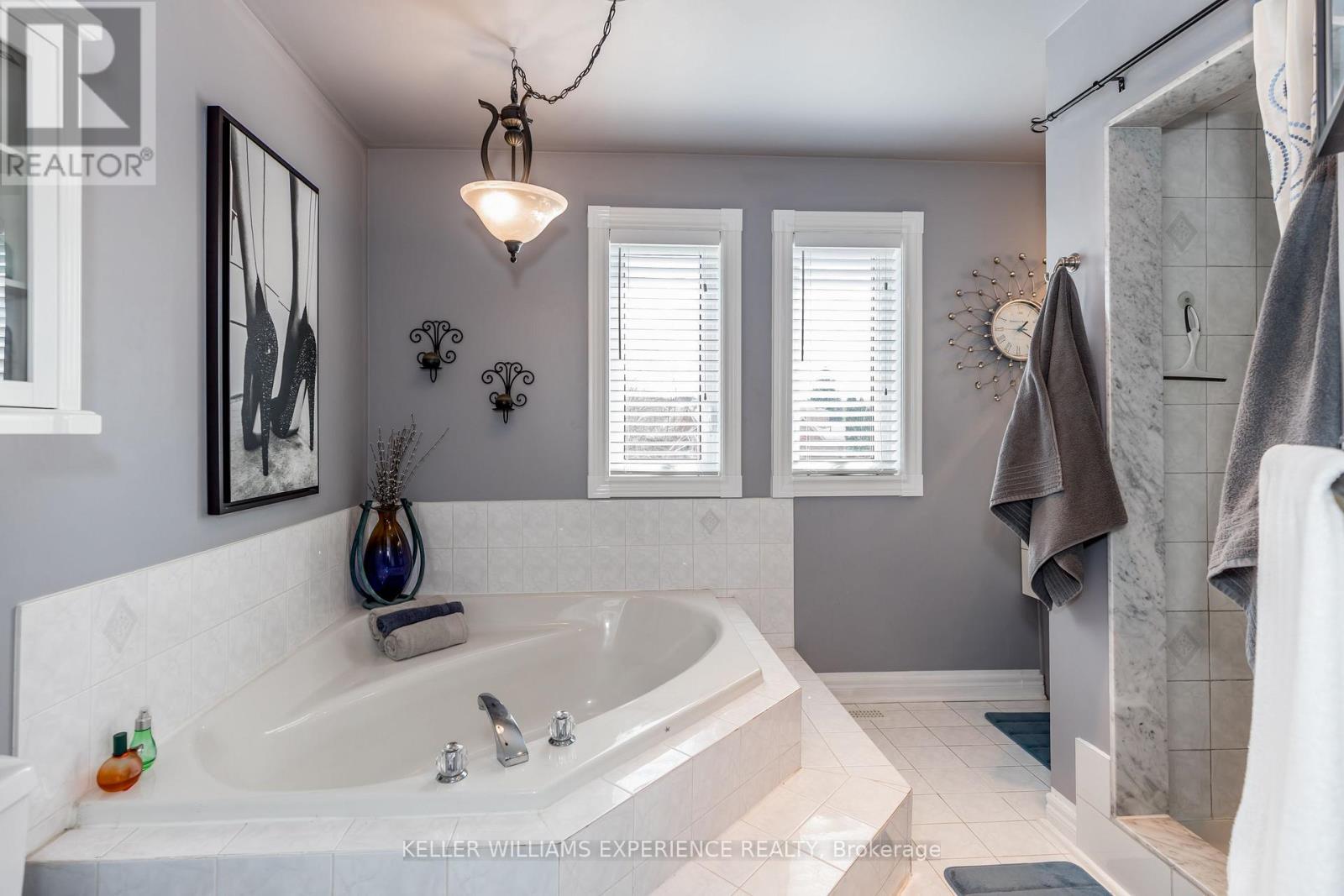 38 Bishop Drive, Barrie (Ardagh), Ontario  L4N 6Y4 - Photo 20 - S13762818