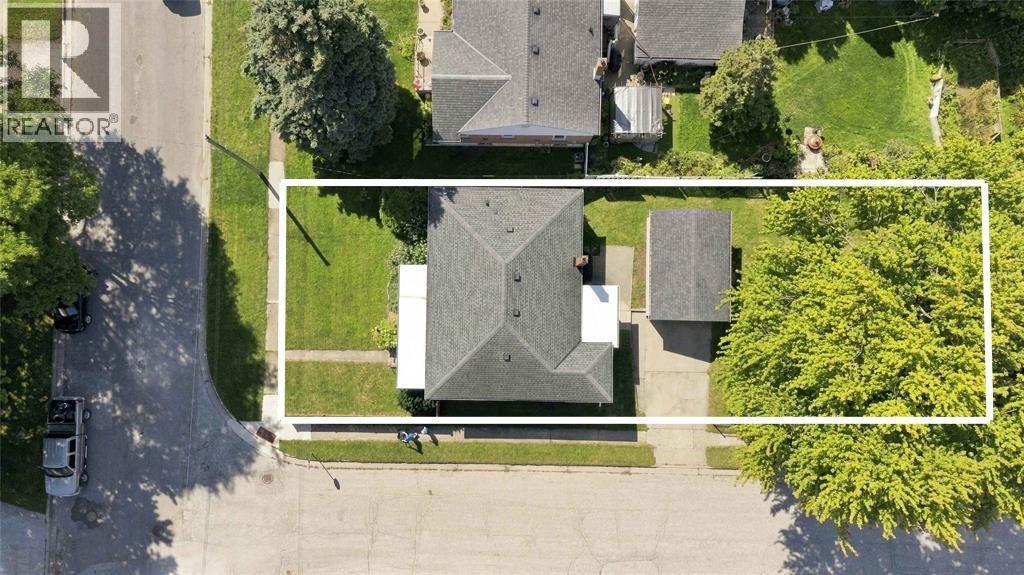 721 William Avenue, Sarnia, Ontario  N7T 7C7 - Photo 5 - 26021942