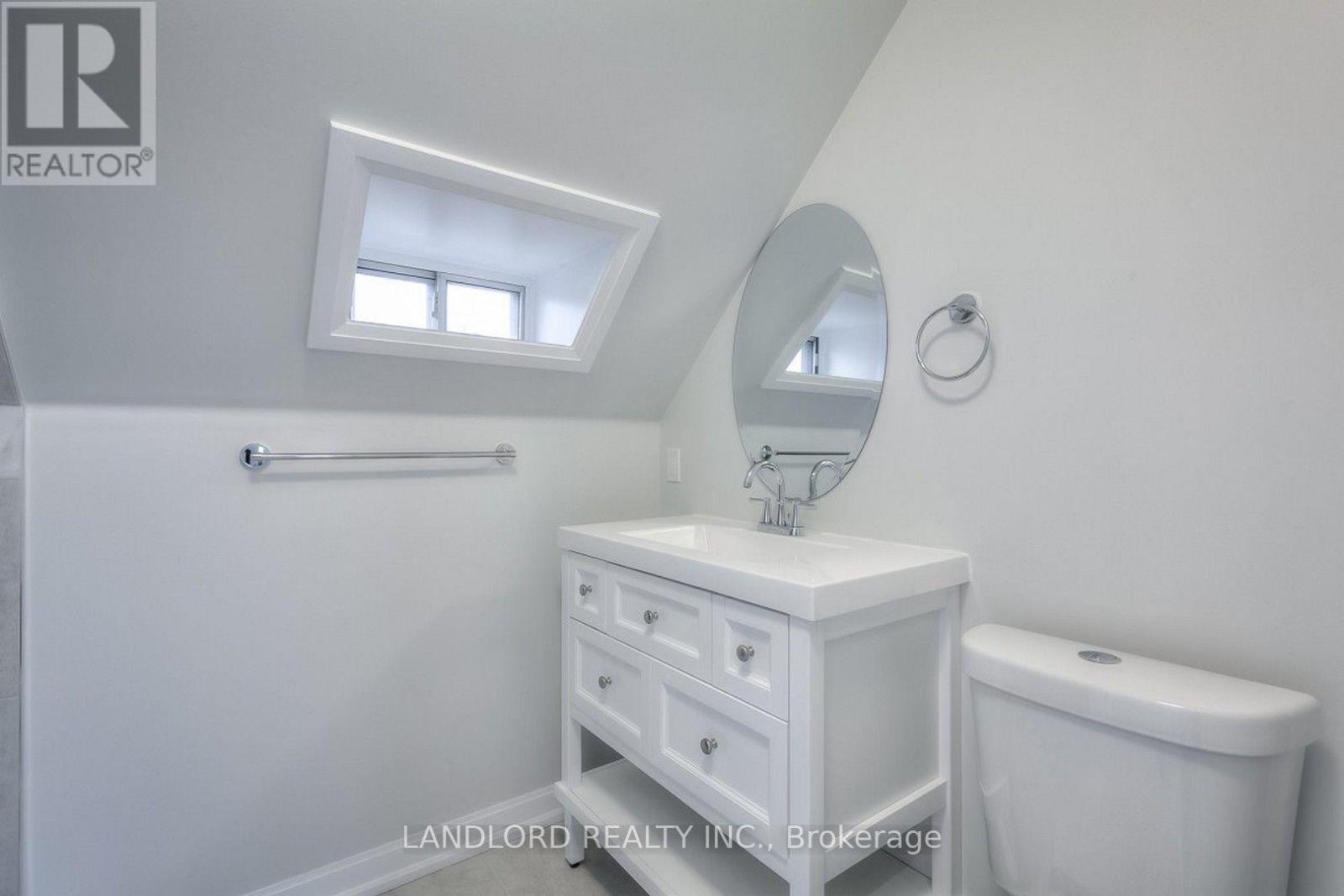 82 Parkway Avenue, Toronto, Ontario  M6R 1T5 - Photo 13 - W13762772