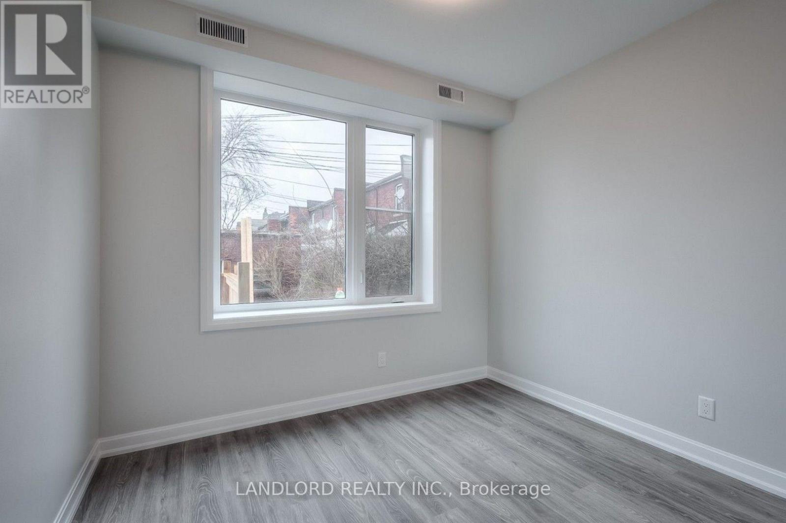 82 Parkway Avenue, Toronto, Ontario  M6R 1T5 - Photo 20 - W13762772