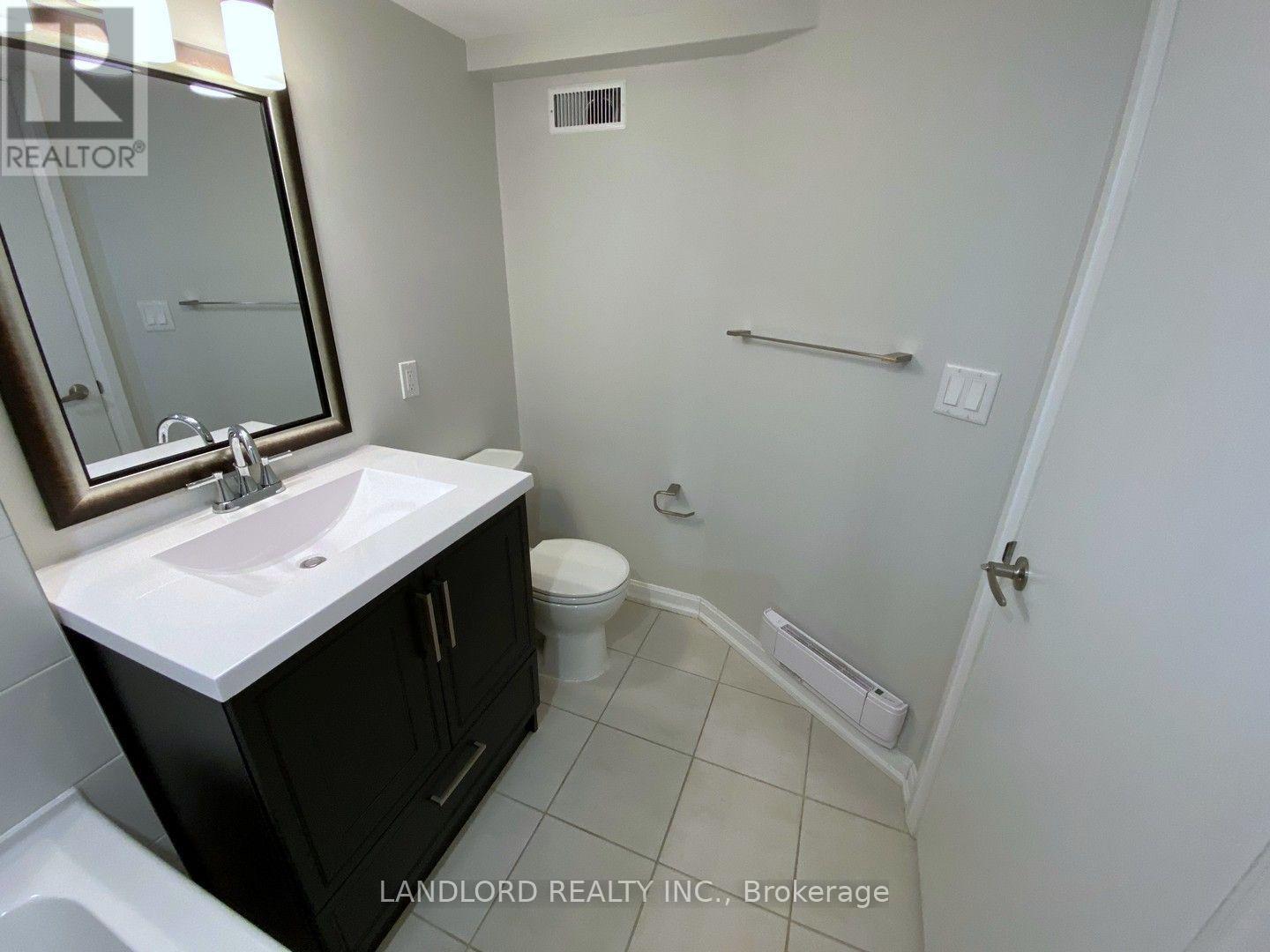 82 Parkway Avenue, Toronto, Ontario  M6R 1T5 - Photo 32 - W13762772