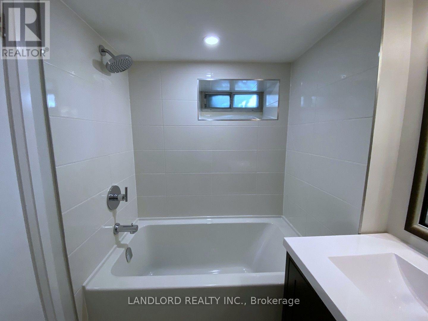 82 Parkway Avenue, Toronto, Ontario  M6R 1T5 - Photo 33 - W13762772