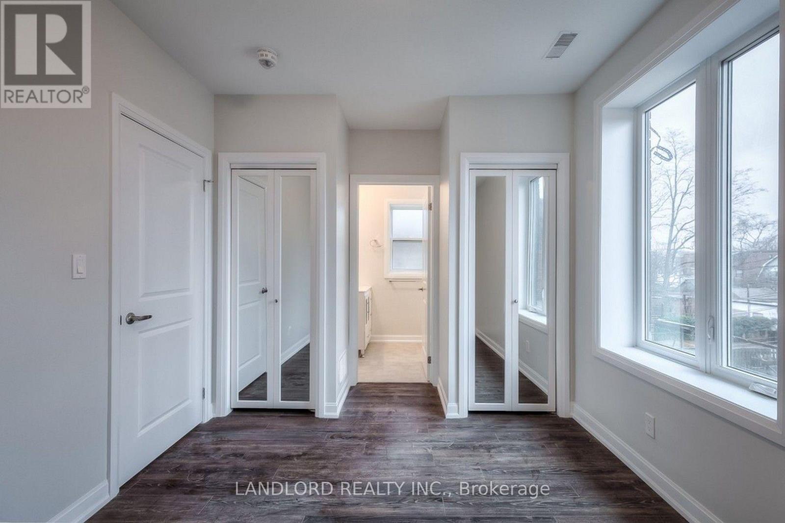 82 Parkway Avenue, Toronto, Ontario  M6R 1T5 - Photo 7 - W13762772